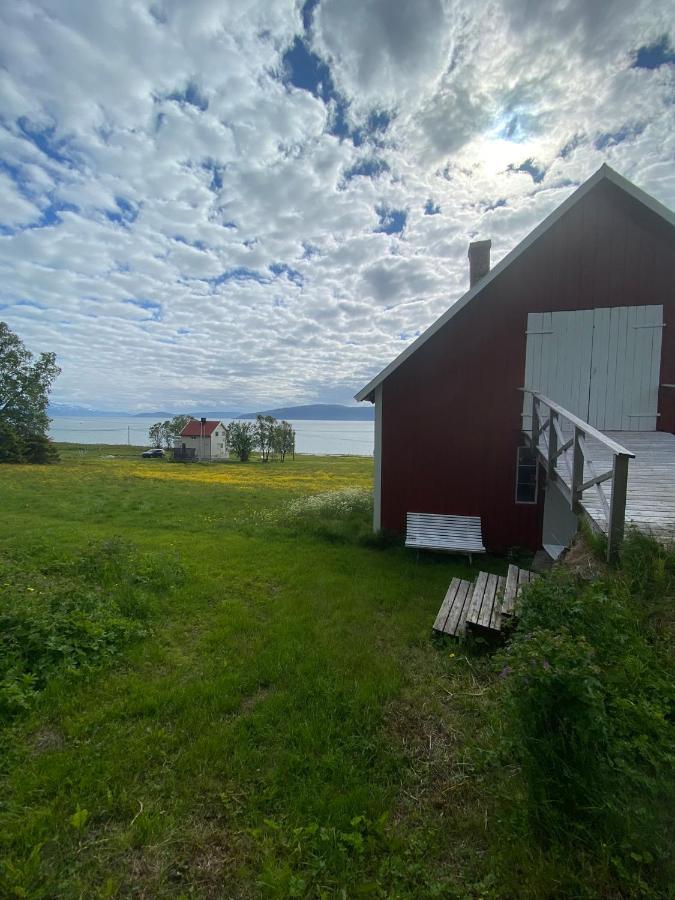 Unique And Charming Holiday Home With Fantastic Sea Views Тромсё Экстерьер фото