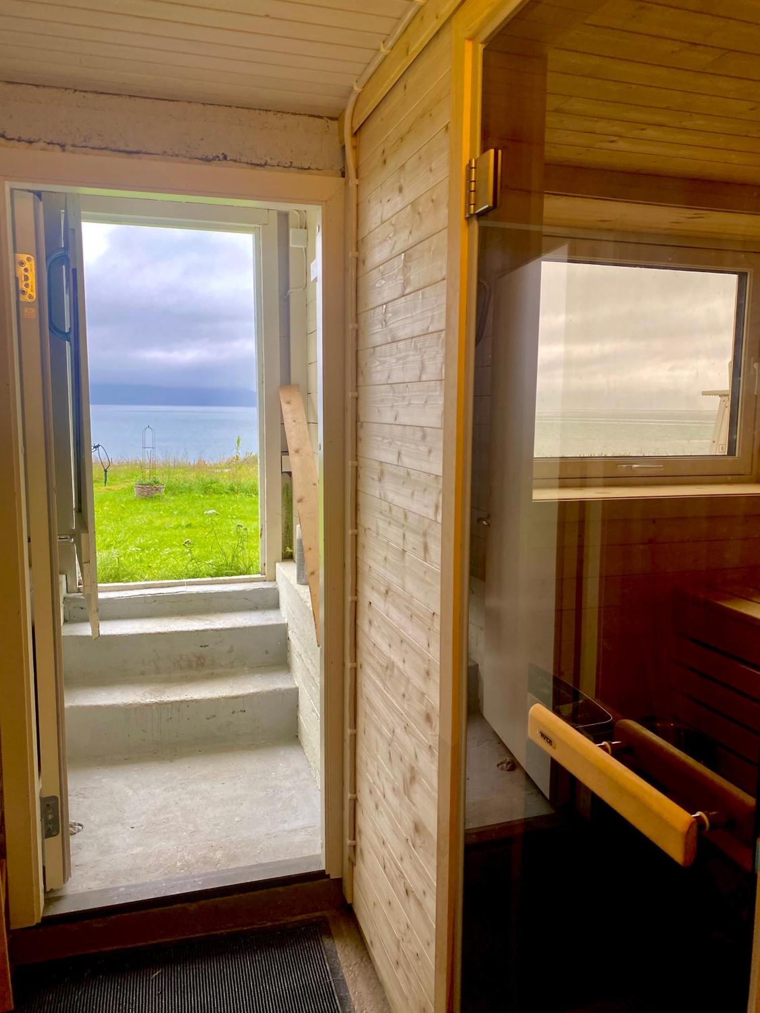 Unique And Charming Holiday Home With Fantastic Sea Views Тромсё Экстерьер фото